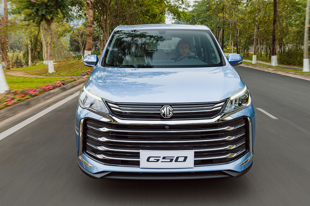 Đầu xe MG G50 với lưới tản nhiệt lớn mạ chrome