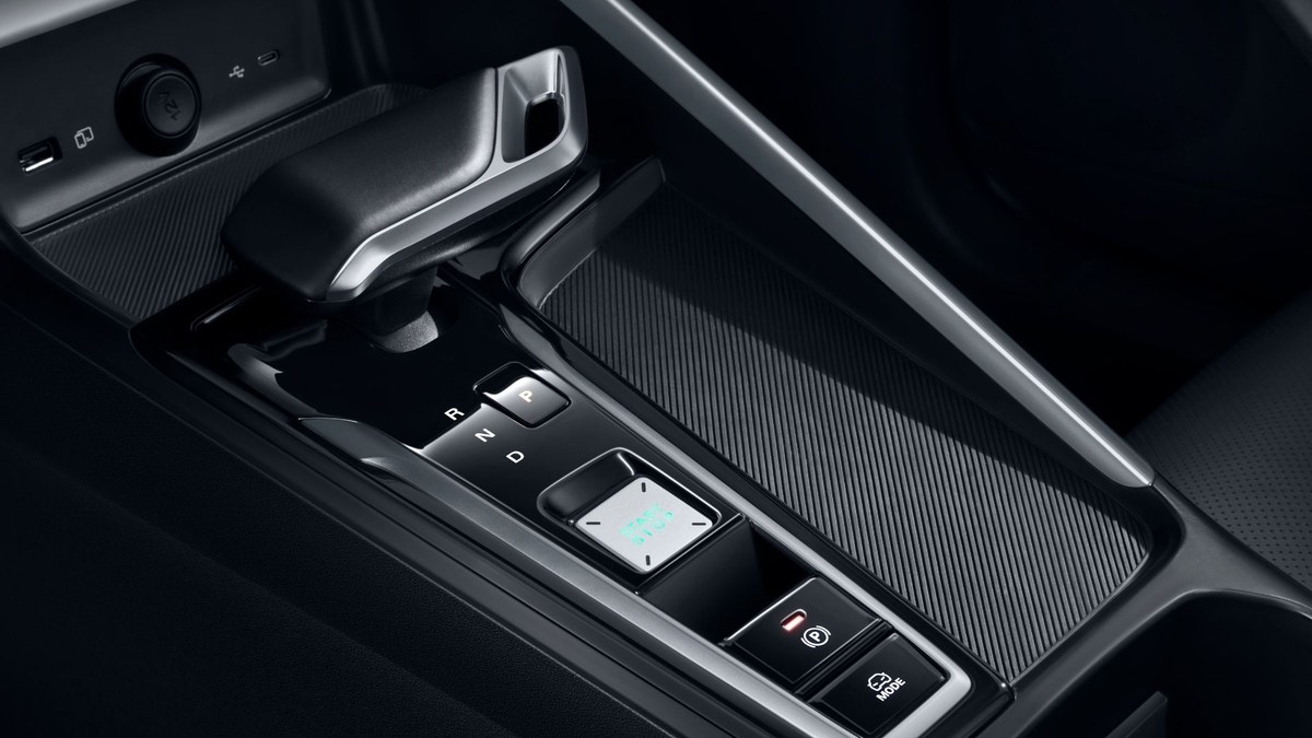 Bệ trung tâm MG All New ZS với nút EPB và Auto Hold